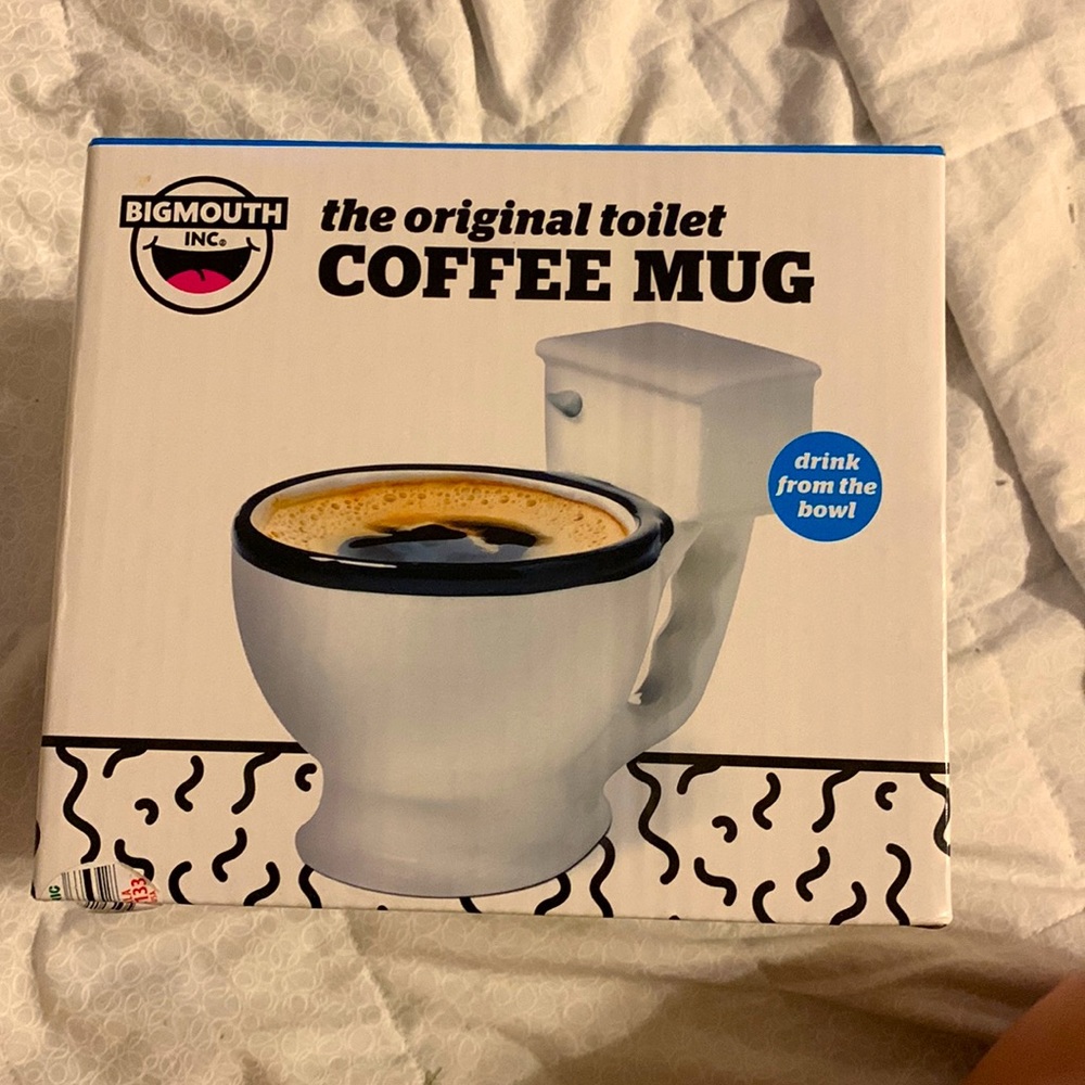 Big mouth TOILET coffee mug NIB